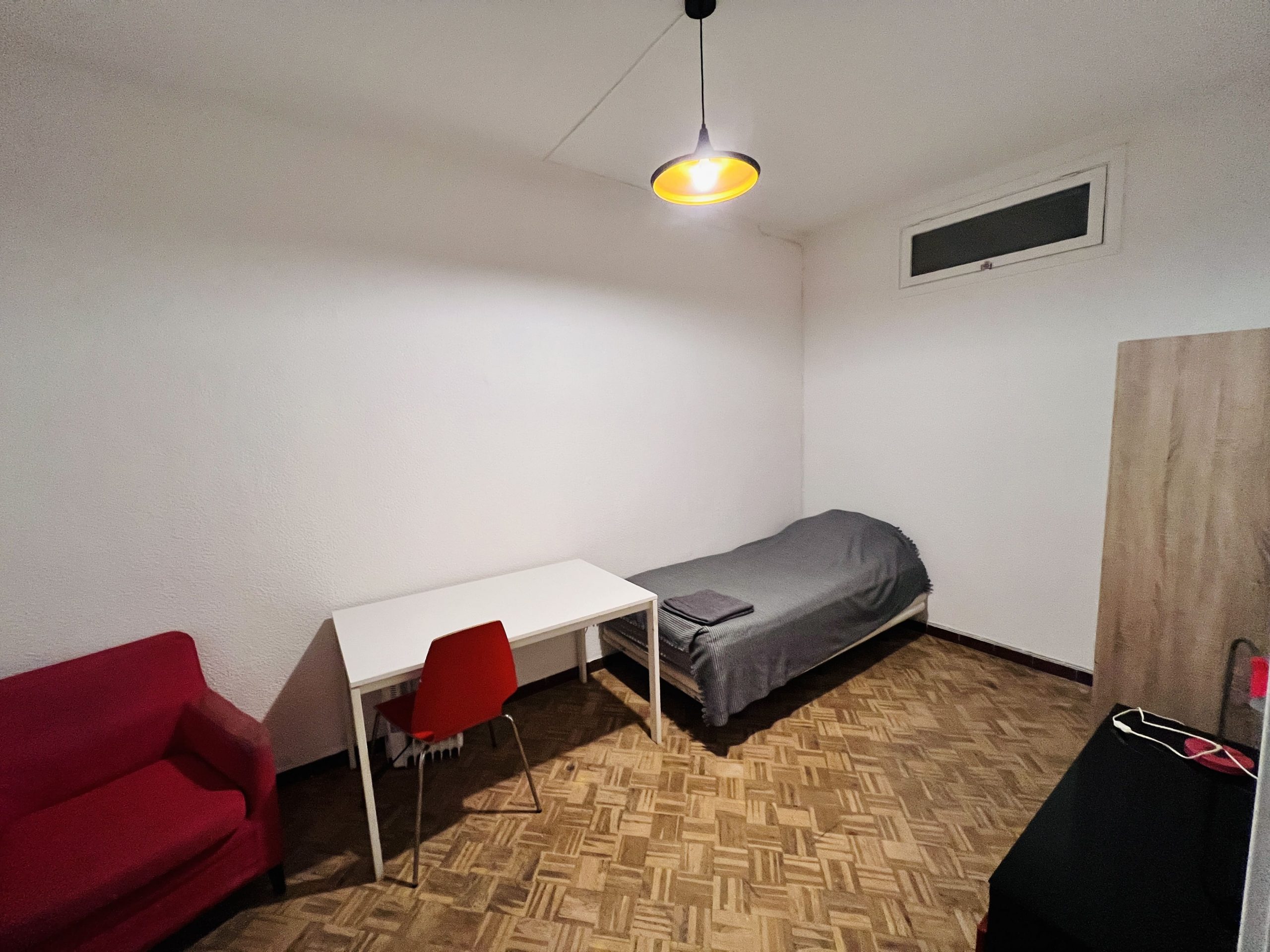 Habitación en piso de estudiantes en Ronda Sant Pau.